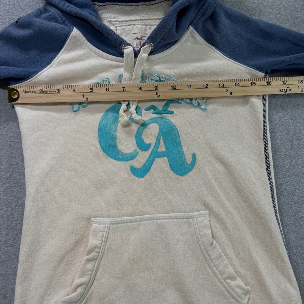 Hollister California CA Logo Hoodie Women’s Small Cream Blue Two-Tone Fleece Y2K - Picture 3 of 9